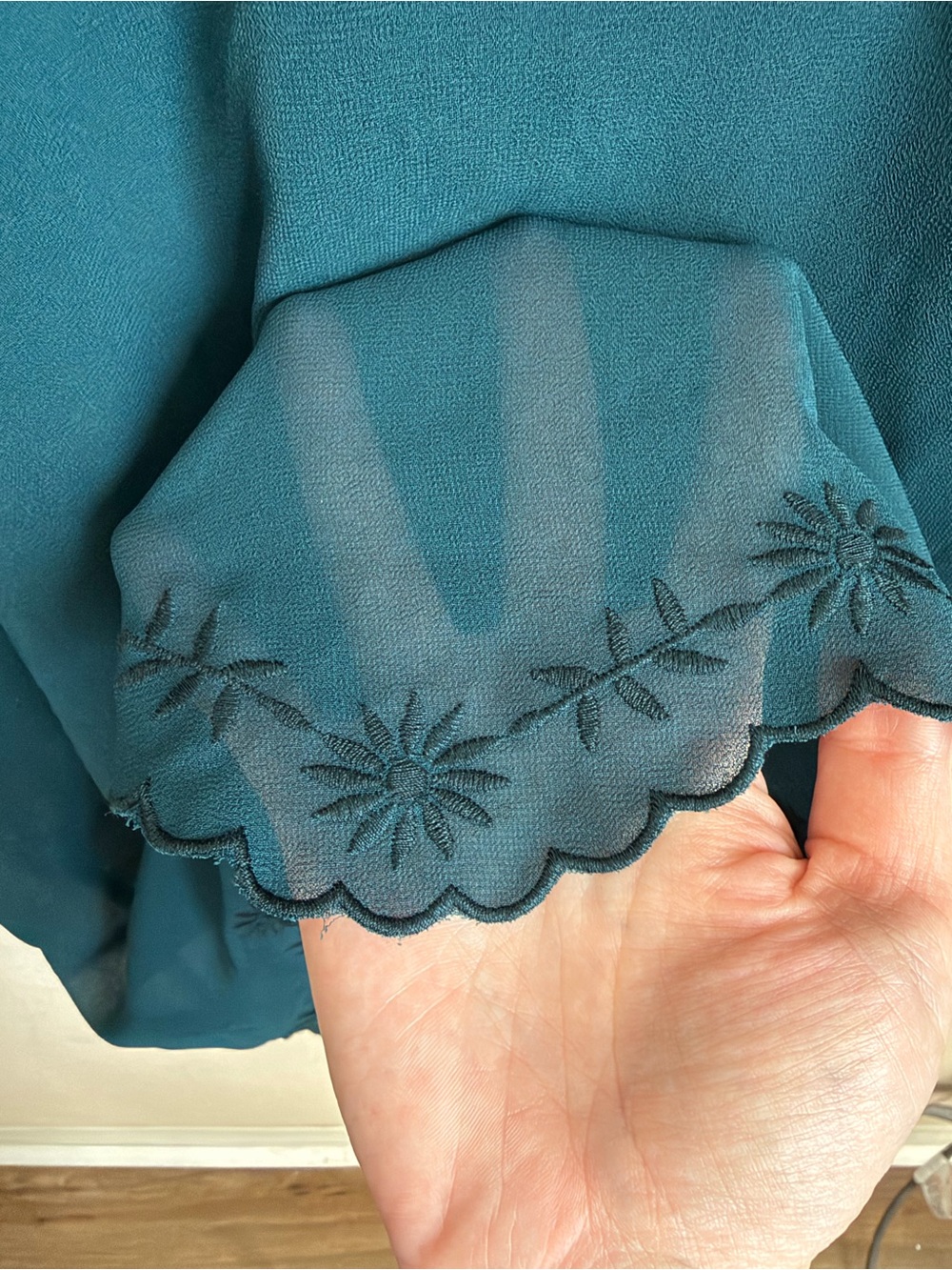 ASTR Embroidered Tonal Shift Mini Dress Large Teal V Neck Open Back 3/4 Sleeve - Picture 13 of 16